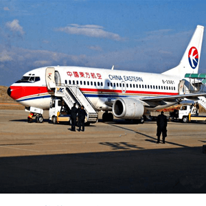 新桥航空货运航空快运业稳步发展的原因是什么？